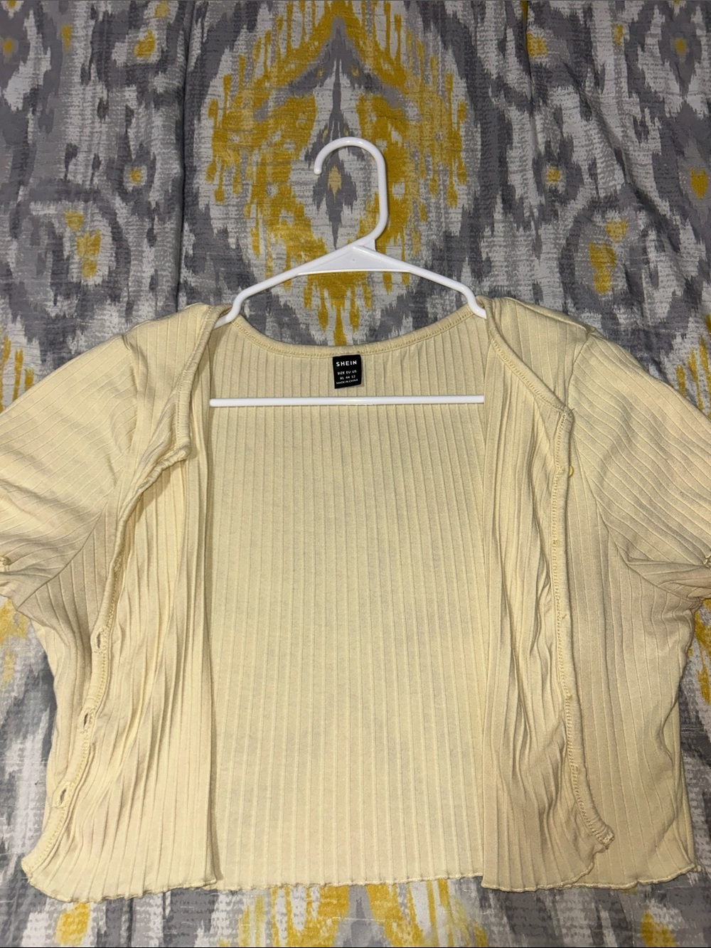 Ribbed Button-Front Crop Top - Picture 3 of 3